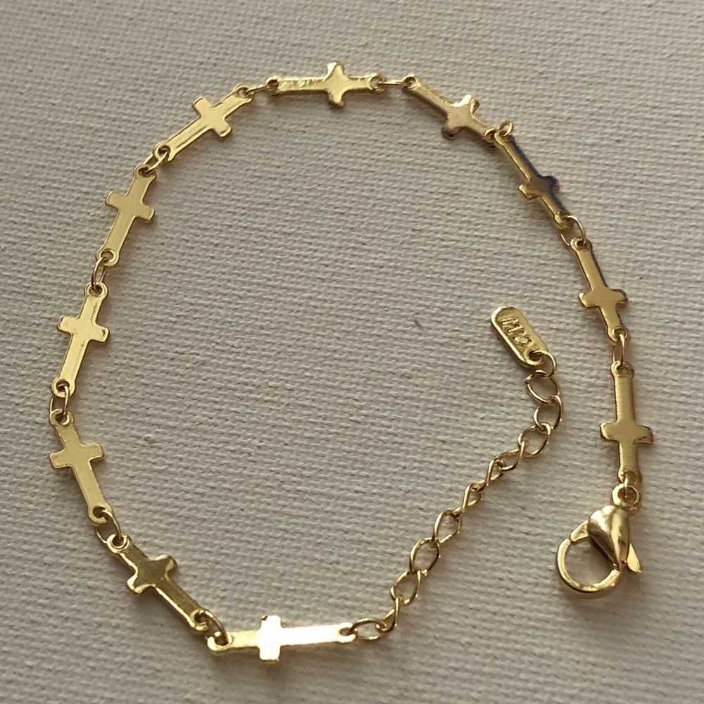Gold-tone Cross Link Bracelet